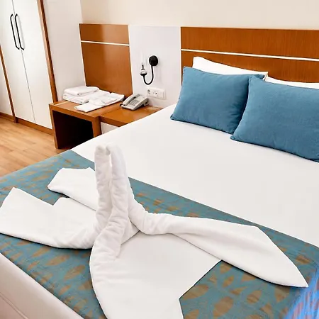 Esperanza Hotel 2*